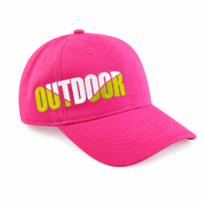 Gorra Outdoor color rosa con visera curva y ajuste trasero para actividades al aire libre.