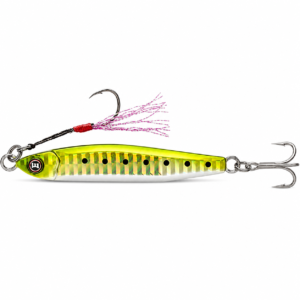 Señuelo jig metálico verde limón holográfico con assist hook delantero y anzuelo triple trasero para pesca deportiva.